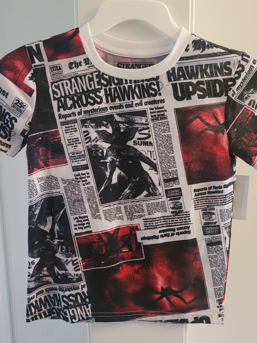 NWT Stranger Things Kids Bundle XS 4-5 Sweatshirt Shirt Netflix Hawkins - Picture 2 of 7